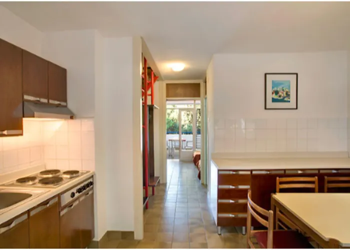 アパート Sunset Lanterna ポレッチ